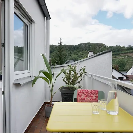 Neu Gemütliche Für Max 5 Personen Mit Balkon Nähe Mosel Mit Blick Auf Weinberge Apartamento *